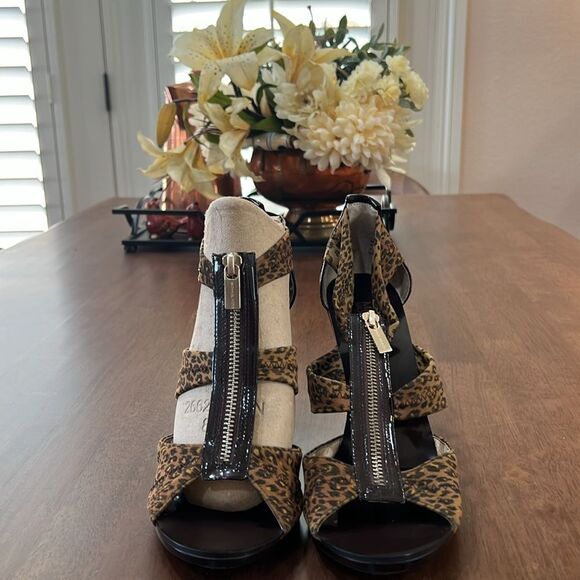 Michael Kors Berkley Cheetah Animal Print Zip Up Cone High Heel Sandals 9.5M - Picture 9 of 11